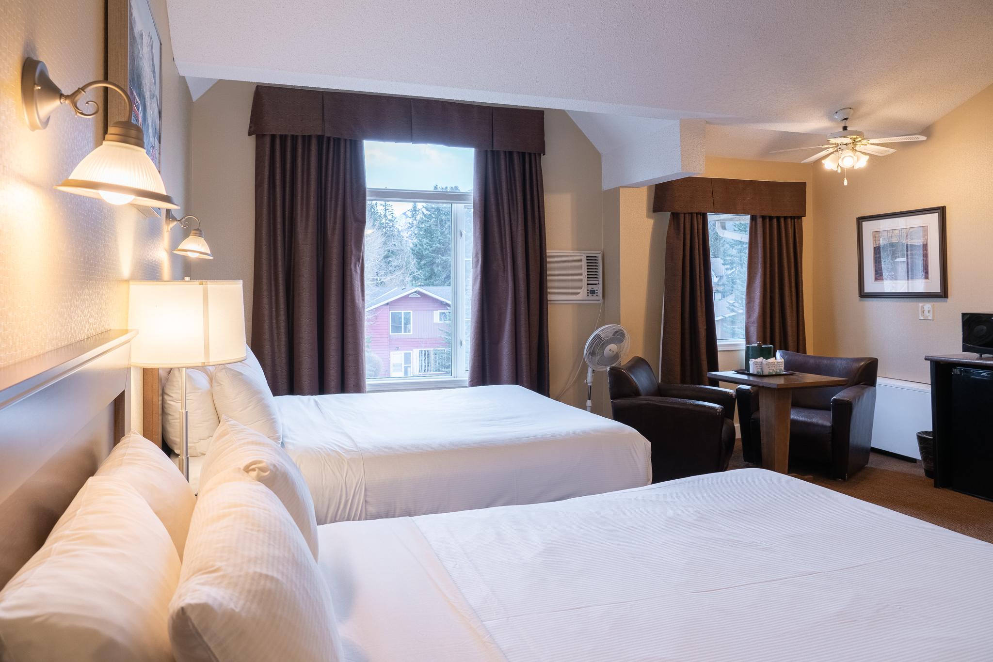 Irwin'S Mountain Inn Banff Exterior foto